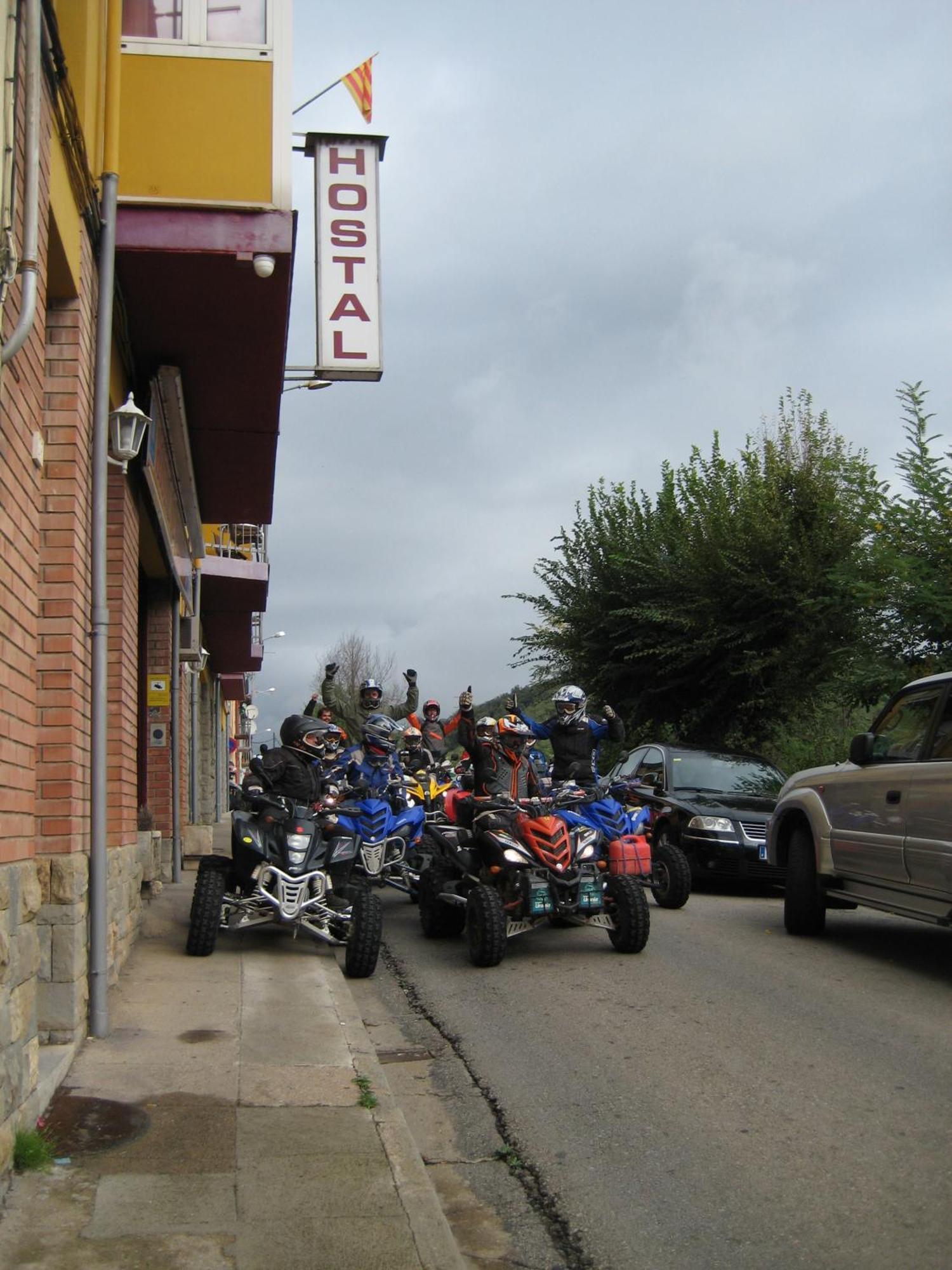 Hostal Sant Bernat Olot Exterior photo